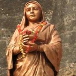 दापोडी येथे आरोग्य महिला कर्मचाऱ्यांकडून अहिल्यादेवी होळकर यांची जयंती साजरी.