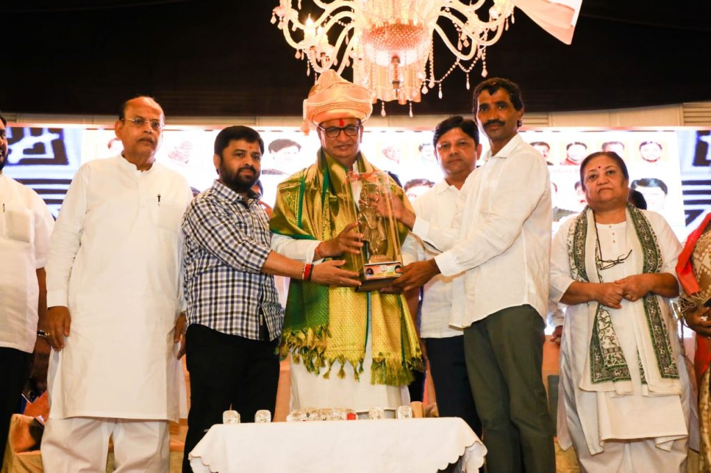 भाजपच्या भरत वाल्हेकर यांचा बाळासाहेब थोरात यांच्या उपस्थितीत शेकडो कार्यकर्त्यांसह काँग्रेसमध्ये प्रवेश
