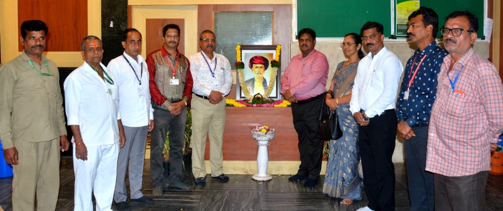 पिंपरी चिंचवड महानगरपालिकेच्या वतीने महात्मा ज्योतिबा फुले यांना अभिवादन.