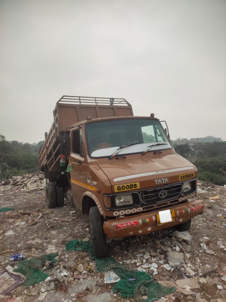 नदीपात्रात राडारोडा टाकल्याप्रकरणी पर्यावरण विभागाकडून कारवाई. 